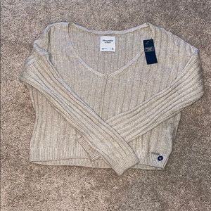 Abercrombie cropped sweater ✨